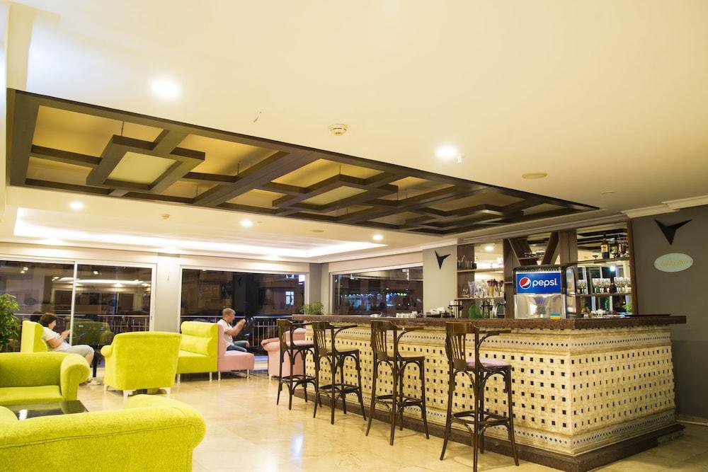 Sunbeach Hill Hotel Side Exterior photo